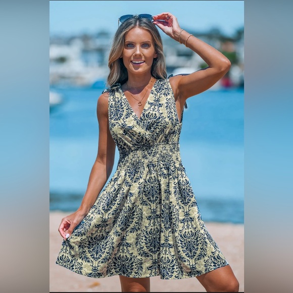 Cupshe Dresses & Skirts - Still avail - Cupshe damask dress NWT